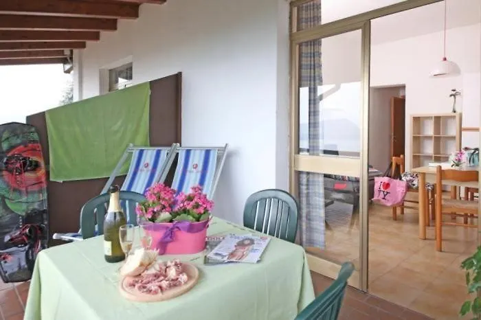 Zweizimmerwohnung In Villaggio Sanghen مانربا ديل جاردا شقة