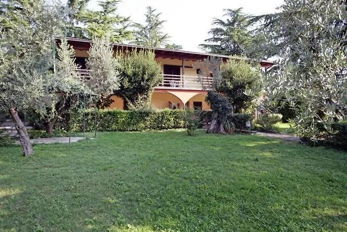 Zweizimmerwohnung In Villaggio Sanghen مانربا ديل جاردا شقة