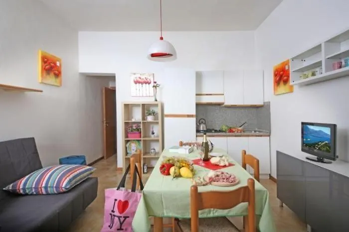 Apartment Zweizimmerwohnung In Villaggio Sanghen Manerba del Garda